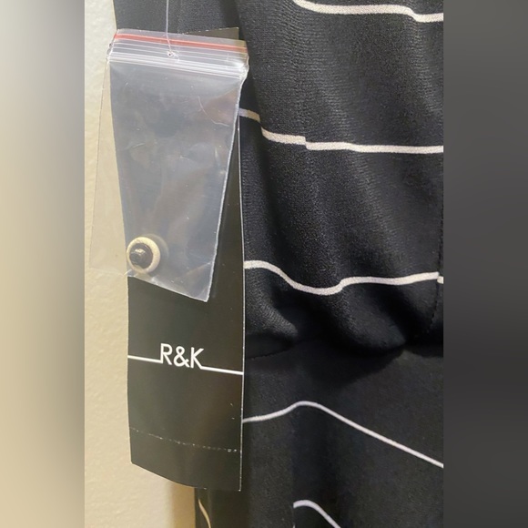 R&K~Women’s Black/Cream Sleeveless Flare Bottom Asymmetrical Mini Dress Size XL - Picture 9 of 10